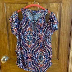 Luxology cold shoulder T-shirt blouse